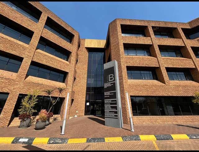 332M² OFFICE TO LET IN SANDTON CENTRAL